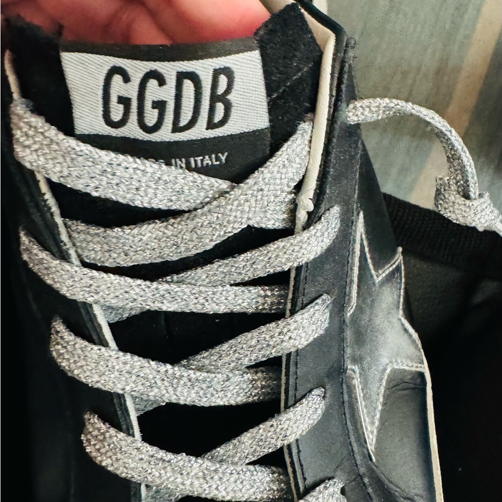 Golden Goose - Black Leather Sneakers W/ Silver Laces & Silver Stars Sz 42/EU - Picture 2 of 12